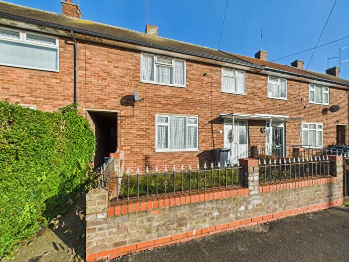3 Bedroom Terraced House For Sale In Nestor Grove, Hull, HU9