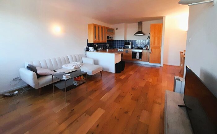 2 Bedroom Flat To Rent In Furmage Street, London, SW18