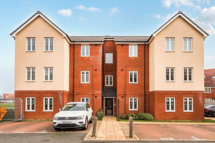 2 Bedroom Flat For Sale In Berryfields, Buckinghamshire, HP18