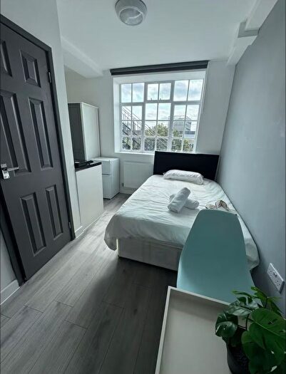 Studio To Rent In Whitchurch Lane, Edgware, HA8