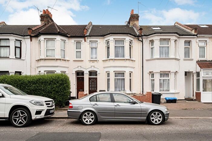 4 Bedroom Terraced House To Rent In Hampton Road, Ilford, IG1