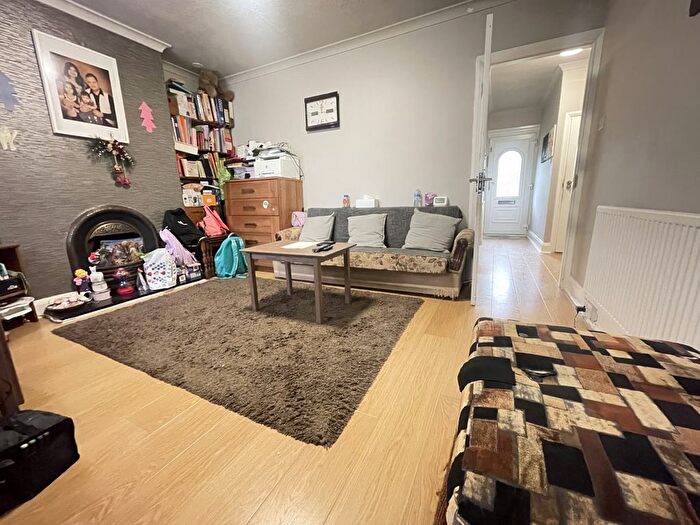 1 Bedroom Flat To Rent In Locket Road, Wealdstone, Harrow, HA3