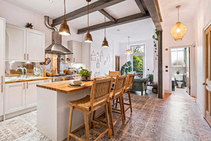 2 Bedroom Apartment To Rent In Harden Place, Edinburgh, Midlothian, EH11