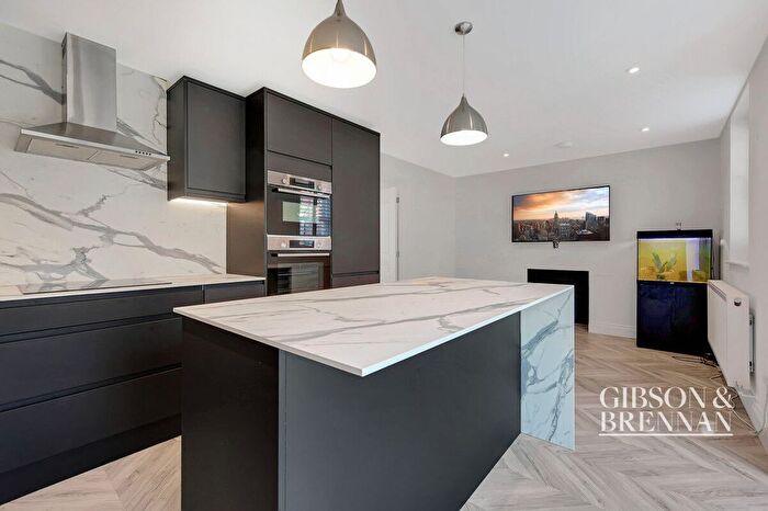 3 Bedroom Detached House For Sale In Pound Lane, Basildon, SS15