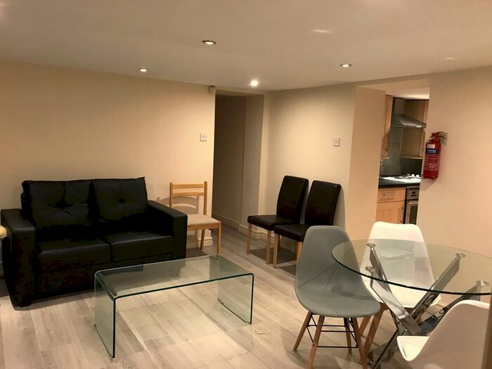 3 Bedroom Apartment To Rent In Derby Road Manchester, M14