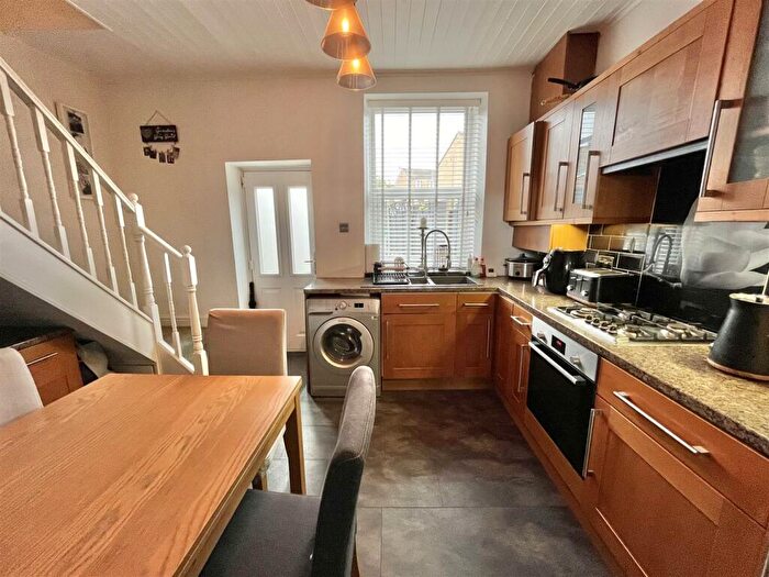 2 Bedroom End Of Terrace House For Sale In Greenfield Street, Hadfield, Glossop, SK13