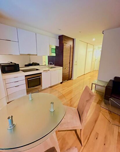 Studio To Rent In Ontario Tower, Fairmount Avenue, Blackwall, Canary Wharf, London, E14
