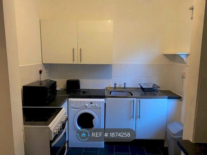 1 Bedroom Flat To Rent In Old Lansdowne Road, Manchester, M20