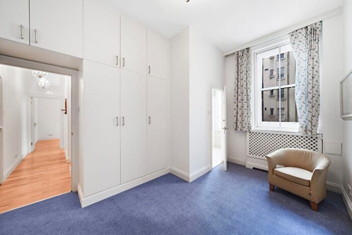 2 Bedroom Flat To Rent In Old Court House, Old Court Place, London, W8