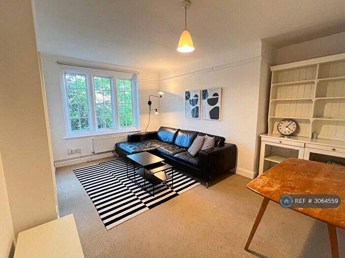 2 Bedroom Flat To Rent In Hillsborough Court, London, NW6