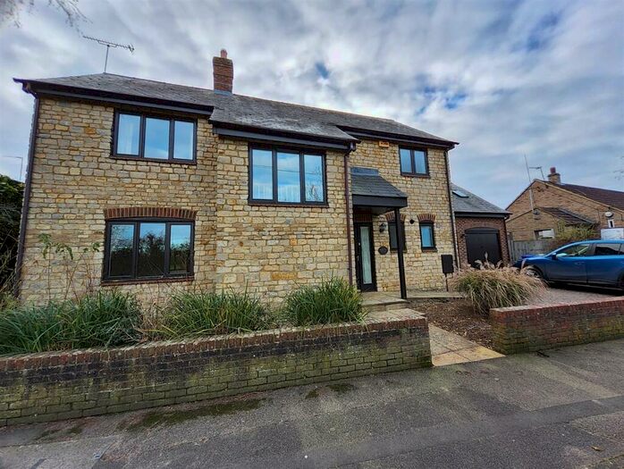 4 Bedroom Detached House To Rent In Sanders Lane, Potterspury, Northants, NN12