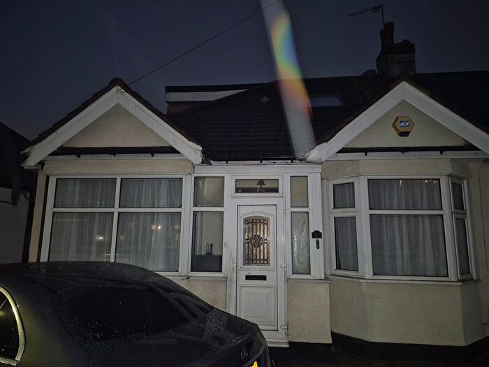 4 Bedroom Bungalow For Sale In Mordon Road, Ilford, IG3
