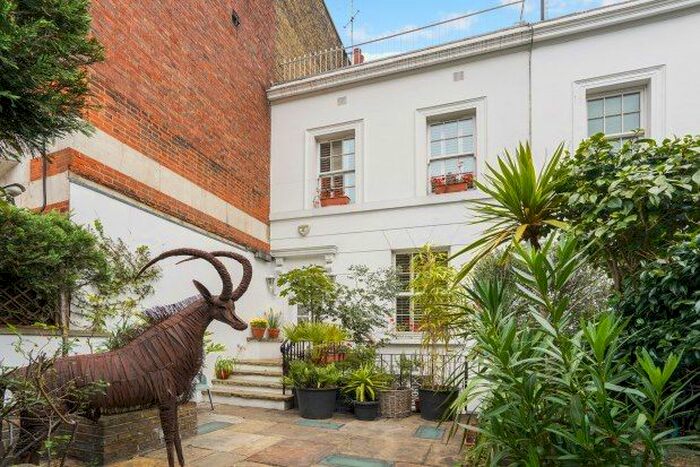 3 Bedroom Property To Rent In Pelham Street, London, SW7