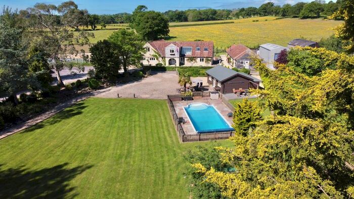 5 Bedroom Detached House For Sale In Lawrence Hill, Wincanton, BA9