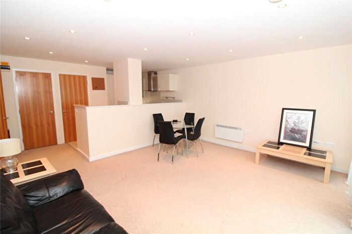 2 Bedroom Apartment To Rent In The Paramount, Beckhampton Street, Swindon, Wiltshire, SN1