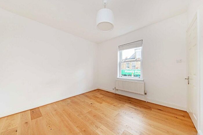 1 Bedroom Flat To Rent In Gladstone Road, Wimbledon, SW19