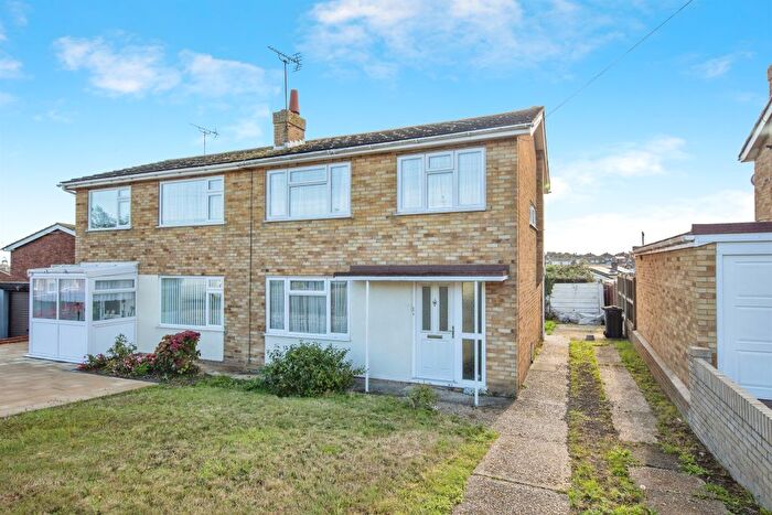 3 Bedroom Semi-detached House For Sale In The Vineway, Harwich, CO12