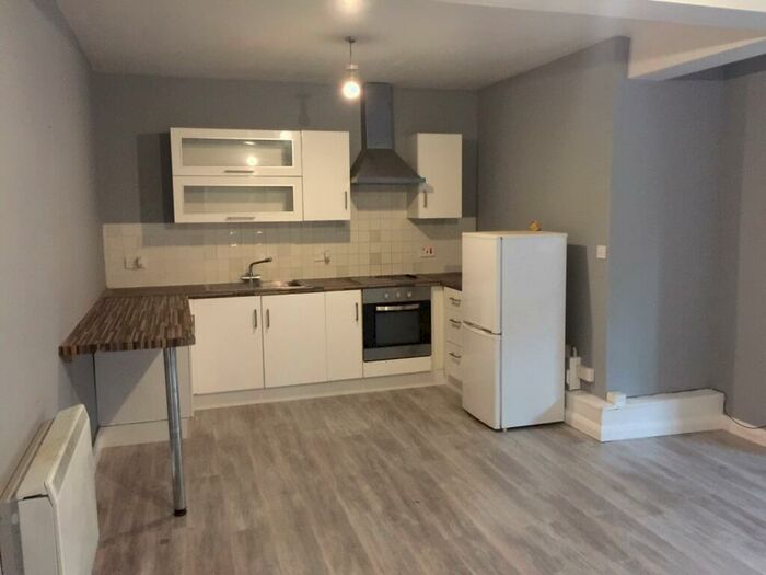 1 Bedroom Apartment To Rent In Emsworth Road, Shirley, Southampton, SO15