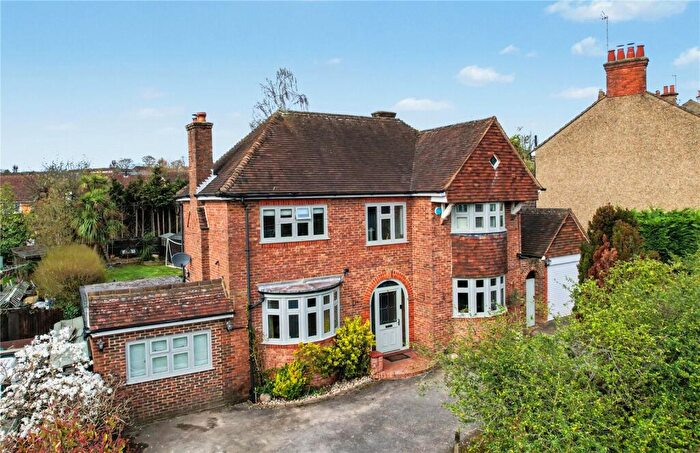 4 Bedroom Detached House For Sale In York Road, Aldershot, Hampshire, GU11