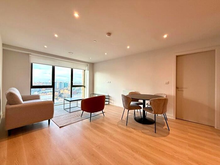 2 Bedroom Apartment To Rent In Waterhouse Gardens Dutton Street, M3