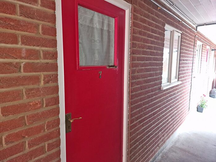 2 Bedroom Flat To Rent In High Street, Spalding, PE12