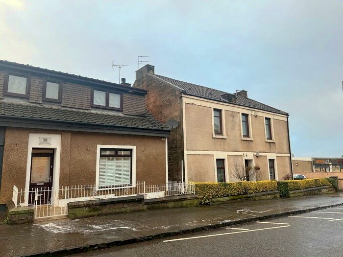 3 Bedroom Semi-Detached Villa To Rent In Portland Place, Hamilton, Lanarkshire, ML3