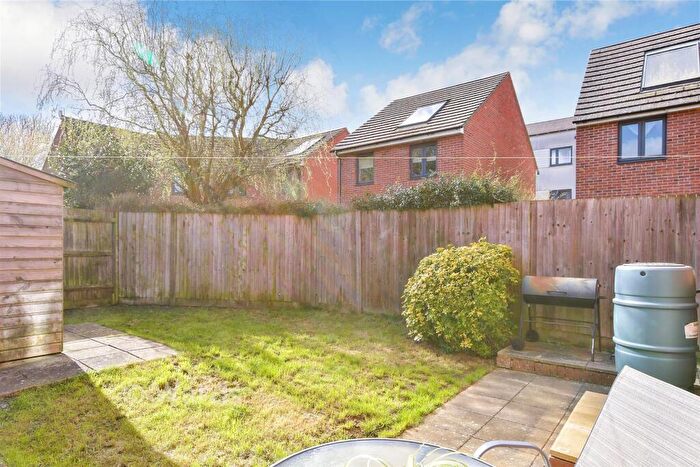 2 Bedroom End Of Terrace House For Sale In Clare Way, Maidstone, Kent, ME15