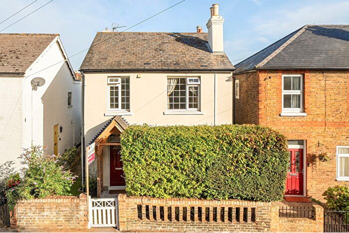 3 Bedroom Detached House For Sale In Vicarage Road, Maidenhead, SL6