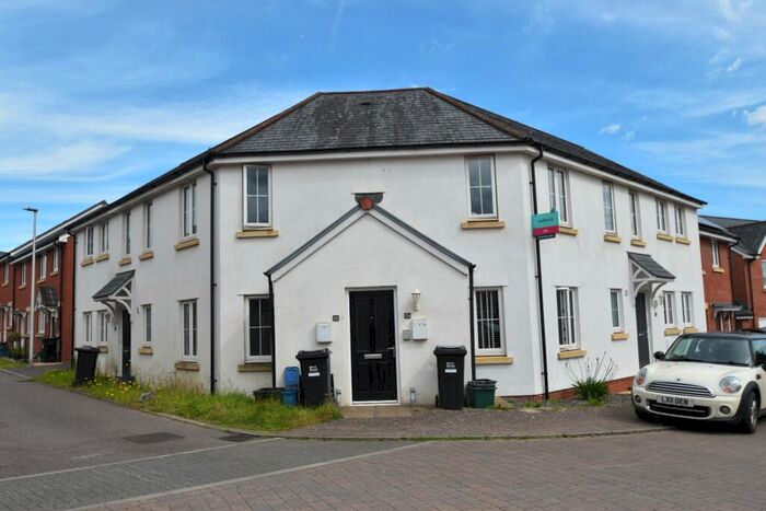 2 Bedroom Flat To Rent In Webbers Way, Tiverton, Devon, EX16