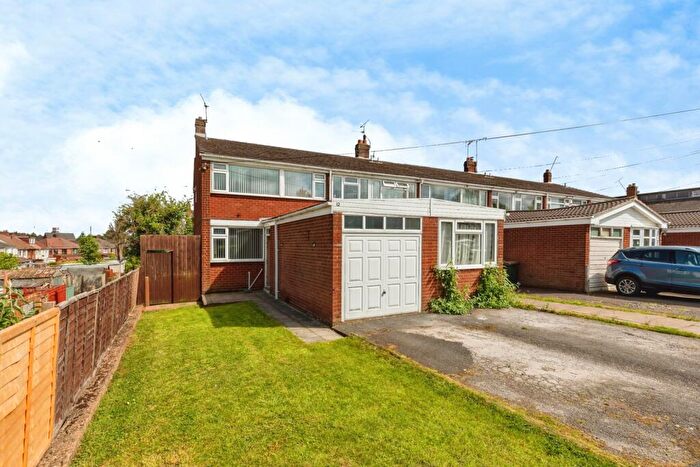 3 Bedroom End Of Terrace House For Sale In Crummock Close, Holbrooks, Coventry, CV6
