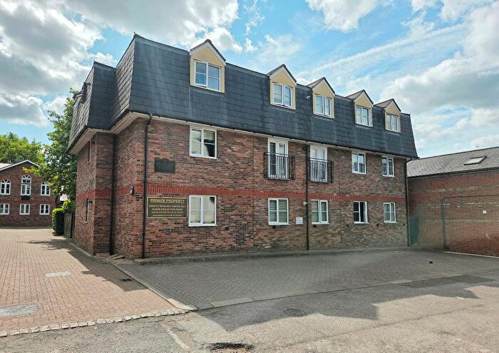 1 Bedroom Flat To Rent In Flat, Swallow Court, Gresham Close, Brentwood, CM14