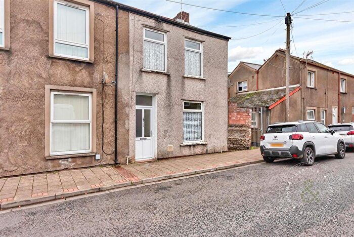 3 Bedroom End Terrace House For Sale In Ordell Street, Cardiff, CF24