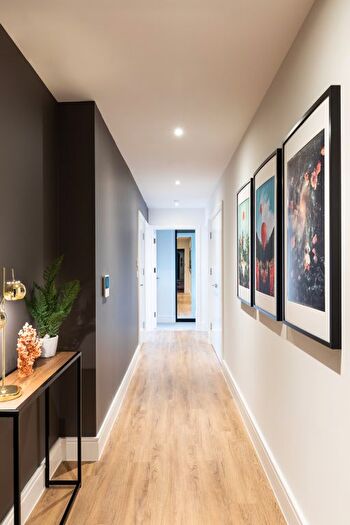1 Bedroom Flat To Rent In Desborough Road, High Wycombe, Buckinghamshire, HP11