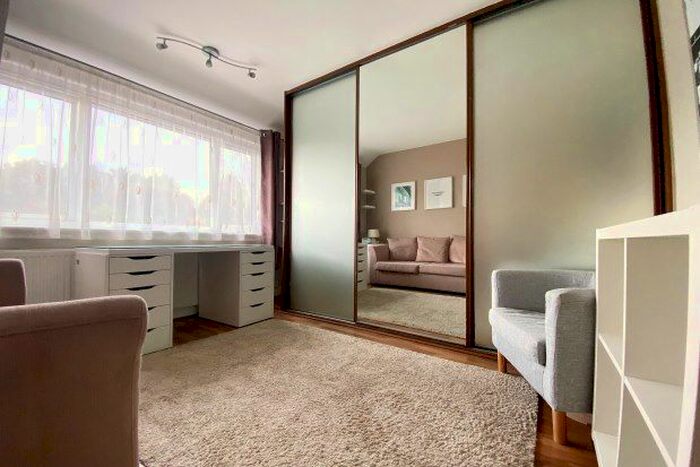 3 Bedroom Semi-Detached House To Rent In Amherst Drive, Orpington BR5