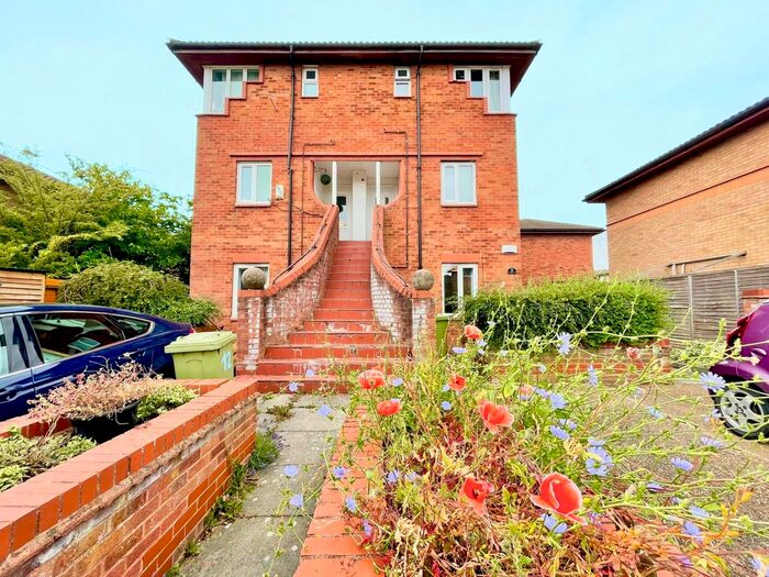 2 Bedroom Maisonette To Rent In Cartwright Place, Oldbrook, Milton Keynes, MK6