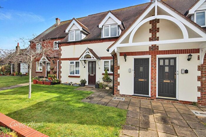 2 Bedroom Flat For Sale In Arundel Road, Angmering, BN16