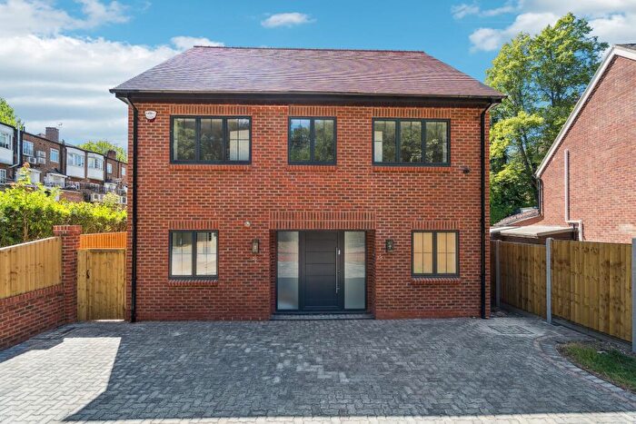 5 Bedroom Detached House For Sale In North Approach, Moor Park, HA6
