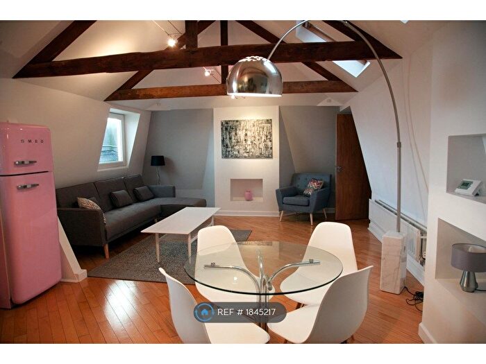 2 Bedroom Flat To Rent In The Esplanade, Plymouth, PL1