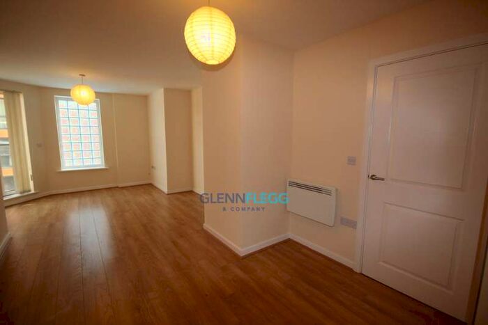 1 Bedroom Flat To Rent In The Junction, Central Slough, SL2