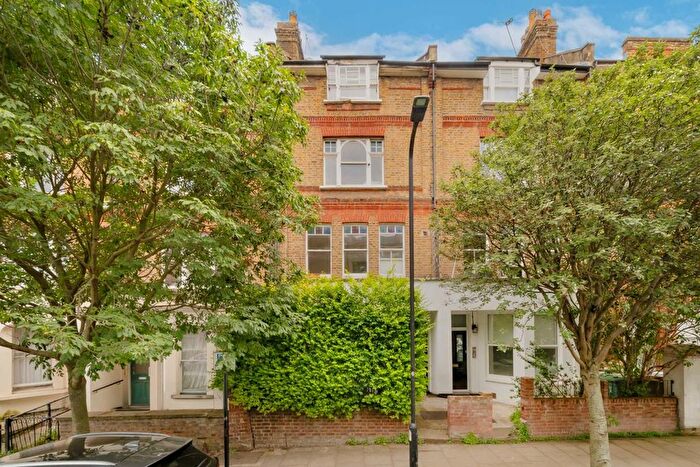 2 Bedroom Flat To Rent In Gascony Avenue, West Hampstead, NW6