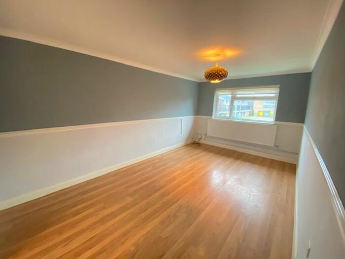 2 Bedroom Flat To Rent In Waveney, Hemel Hempstead, HP2