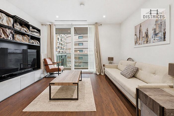 1 Bedroom Apartment To Rent In Maine Tower, , Harbour Way, E14