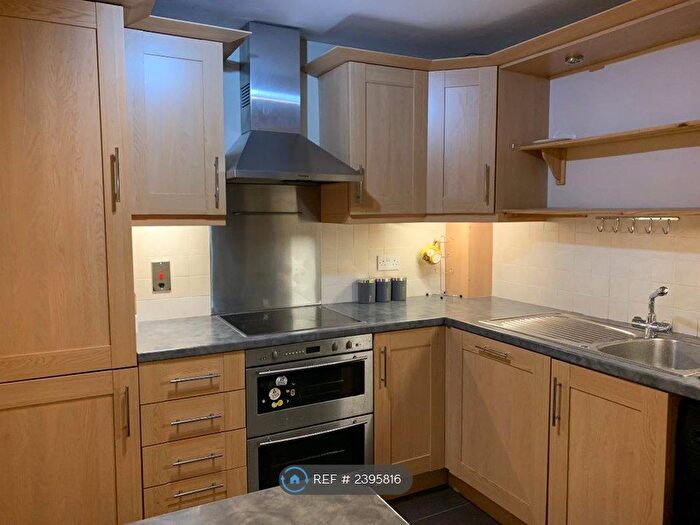 2 Bedroom Flat To Rent In Campania Building, London, E1W