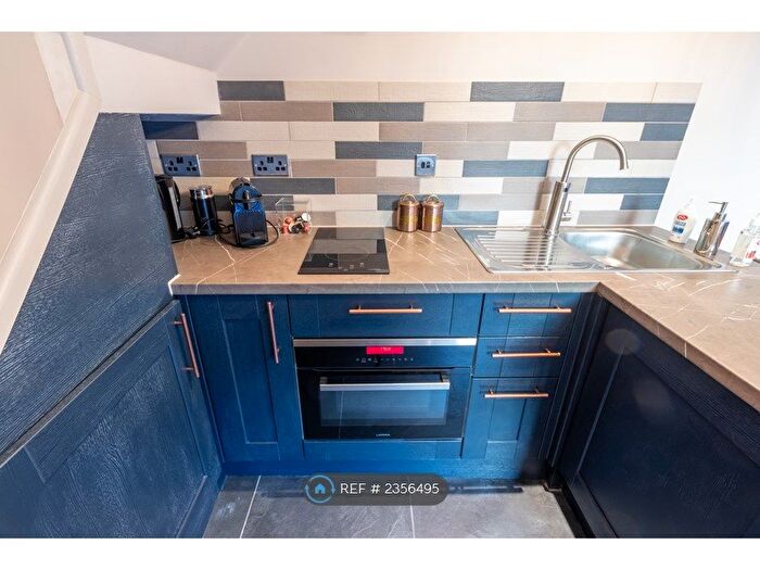 1 Bedroom Flat To Rent In Fairleigh Road, Cardiff, CF11