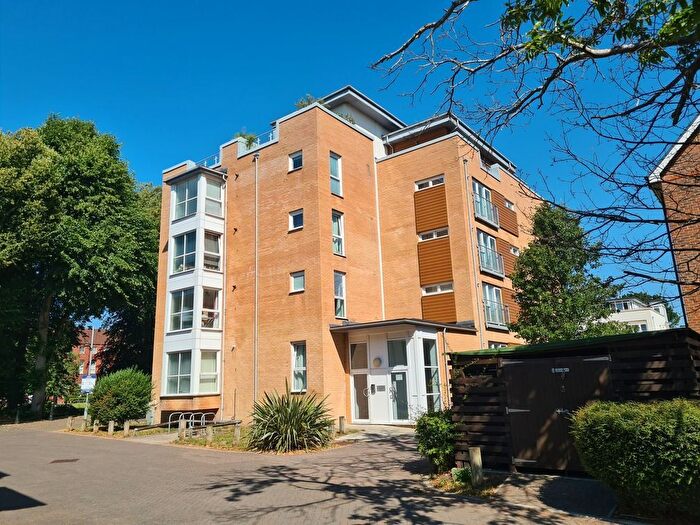 2 Bedroom Flat For Sale In Alexander Place, The Avenue, Southampton, SO17