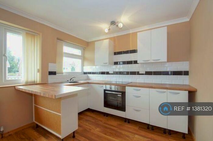 2 Bedroom Maisonette To Rent In Southcrest Road, Redditch, B98