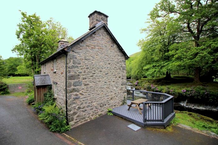 2 Bedroom Cottage For Sale In Camlan, Mallwyd, Machynlleth, Gwynedd, SY20