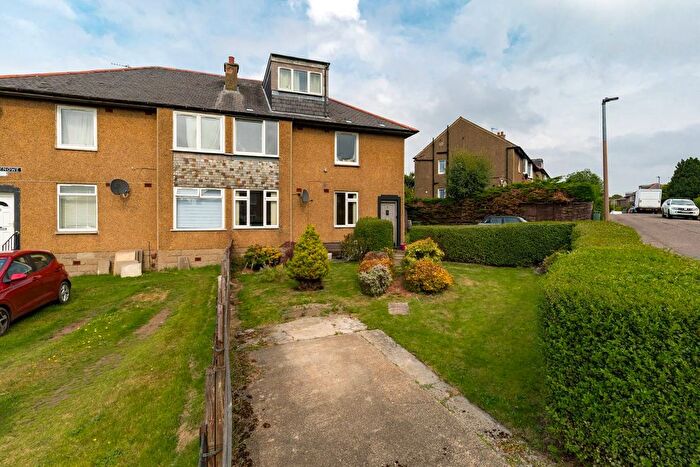 2 Bedroom Flat For Sale In Carrick Knowe Hill, Edinburgh, EH12