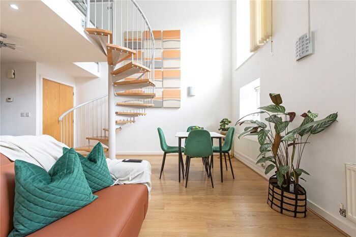 1 Bedroom Flat To Rent In Chaplin House, Shepperton Road, N1