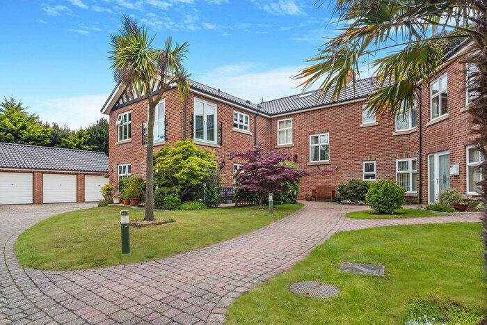 2 Bedroom Flat For Sale In Old Coach Road, Cromer, Norfolk, NR27